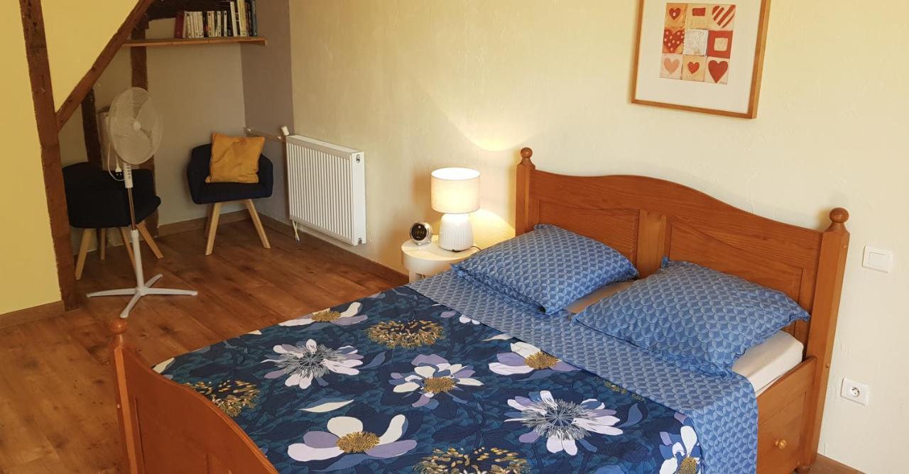 La Parenthese Du Crieu-Valfred Bed & Breakfast La Tour-du-Crieu Екстериор снимка
